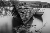 Schiffswrack / ship wreck (Loch Ness / Schottland - Scotland) b&amp;w136
